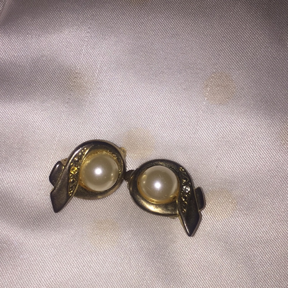 Pearl costume earrings